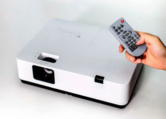 Ποιότητα SMX προβολέας 1024x768 προβολέων XGA 3LCD 3700 μονάδων λούμεν για την εκπαίδευση Εργοστάσιο