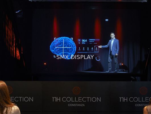 Ποιότητα Το ολογραφικό ολόγραμμα φύλλων αλουμινίου Musion Eyeliner συστημάτων προβολής τρισδιάστατο παρουσιάζει Εργοστάσιο