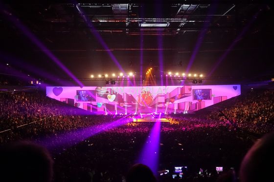 Ποιότητα Άσπρη ολογραφική οθόνη οθόνης πέπλων για το γάμο ολογραμμάτων και την προώθηση προϊόντων Εργοστάσιο